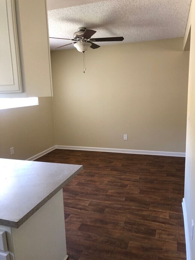 Photo - 2658 Farel St Unit 4