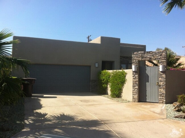 Building Photo - 78625 Bottlebrush Dr Rental