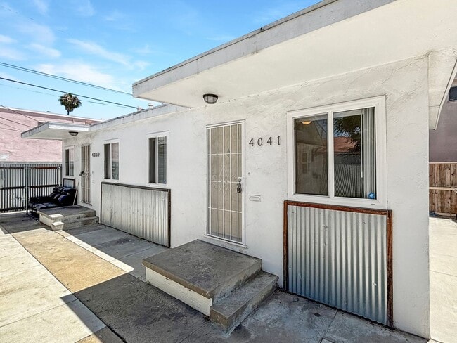 Gorgeous 1B/1BA Upgraded Duplex in City He... - Gorgeous 1B/1BA Upgraded Duplex in City He... Apartment Unit 4041