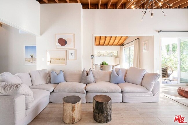 Photo - 21555 Pacific Coast Hwy