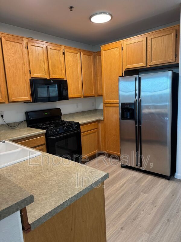 Building Photo - 1646 Paseo Aurora Rental