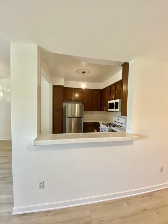 Photo - 9731 Vesper Ave Unit 3
