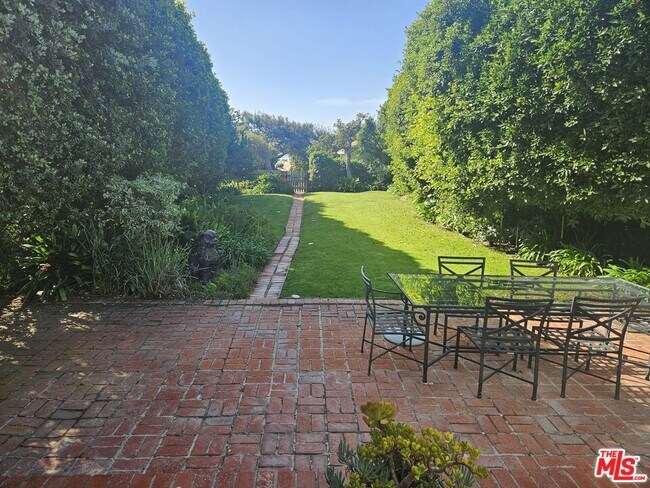 Photo - 30838 Broad Beach Rd