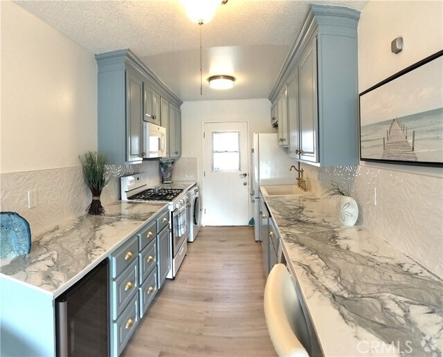 Building Photo - 150 E Lakeshore Dr Unit 22 Rental