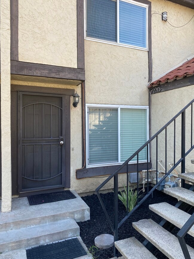 Building Photo - 1445 1st St