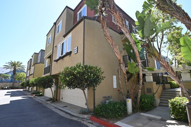 Photo - Spectacular Gated 3 Bed + Den, 2.5 Bath Townhouse in Newport Beach.