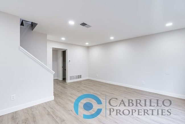 Photo - 4776 Bancroft St Unit #3