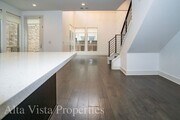 Photo - Beautiful Townhome centrally located in Mi...