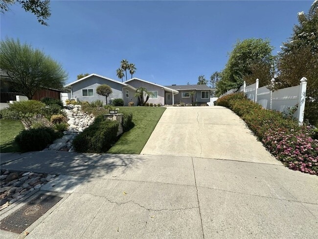 Photo - 5741 Larryan Dr House