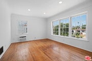 Photo - 1558-1558 S Genesee Ave House