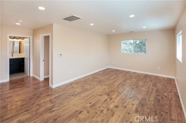Photo - 17134 Saticoy St