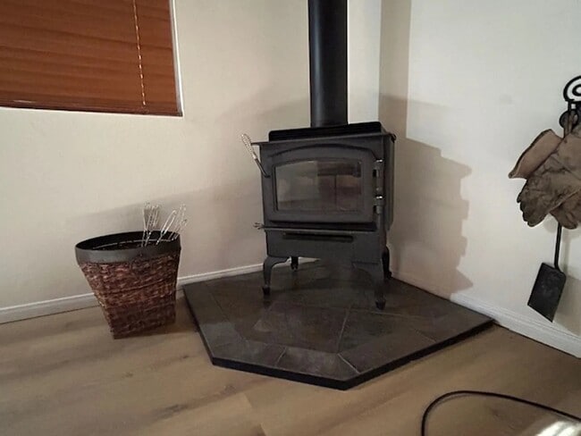 Photo - 259 Spruce Ln