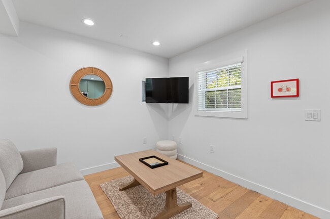 Photo - 1020 Carol Dr