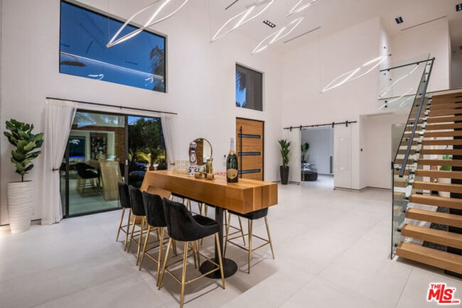 Photo - 25879 Chalmers Pl