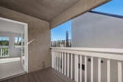 Photo - 466 S Venice Blvd Townhome
