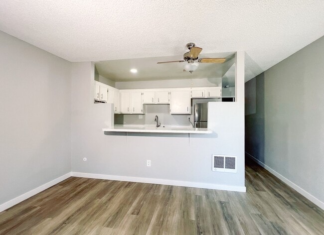 Photo - Point Loma Bay Apartments