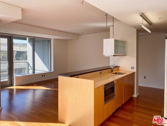 Photo - 1155 S Grand Ave