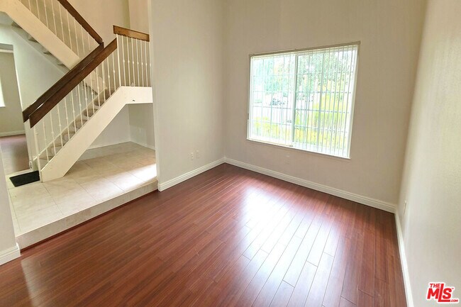 Photo - 10000 Hanna Ave