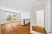 Photo - 1132-1132 Larrabee St Condo Unit 1
