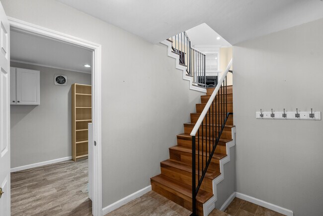 Photo - 7650 Topanga Canyon Blvd