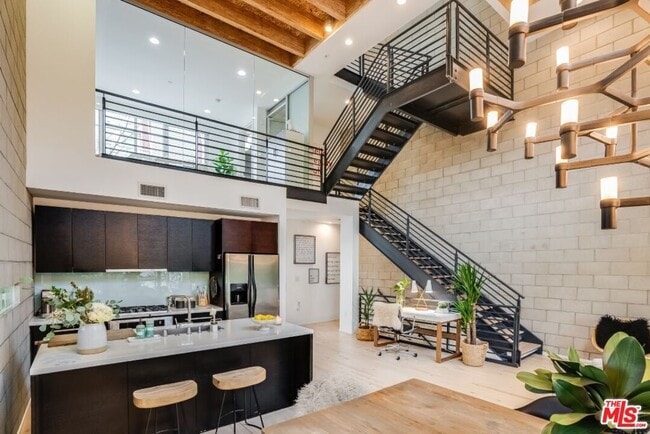 Photo - 3450 Cahuenga Blvd Unit 101