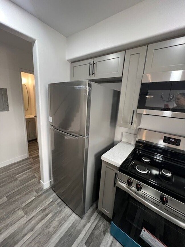 Photo - 1110 W 163rd St Unit 3