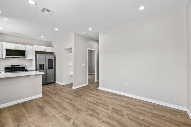 Photo - 5010 54th St