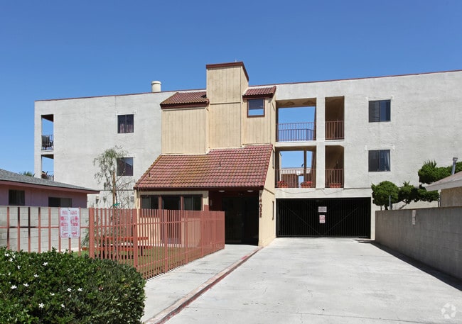 14032 Doty, Hawthorne, CA 90250 - 14032 Doty, Hawthorne, CA 90250