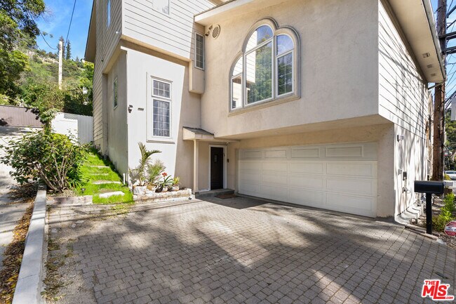 Photo - 1110 N Beverly Glen Blvd