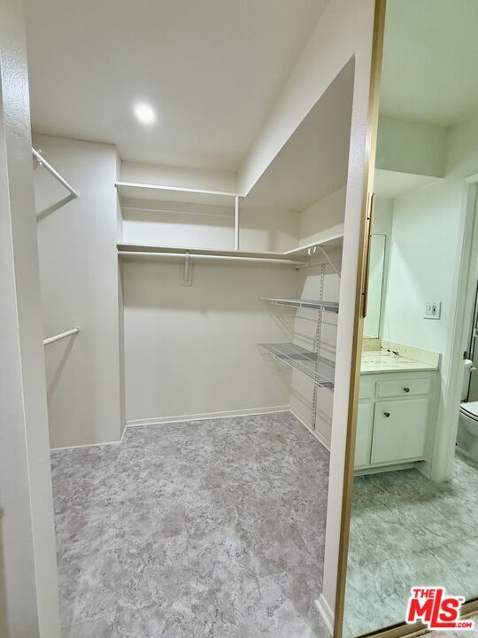 Photo - 5320 Zelzah Ave Unit 314