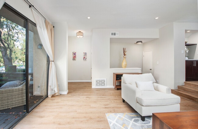 Photo - 21820 Marylee St