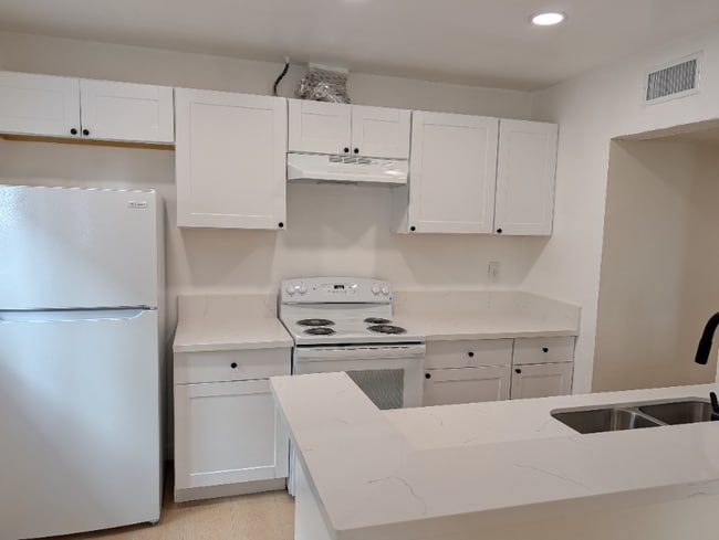 Photo - 5252 Hermitage Ave Unit 1