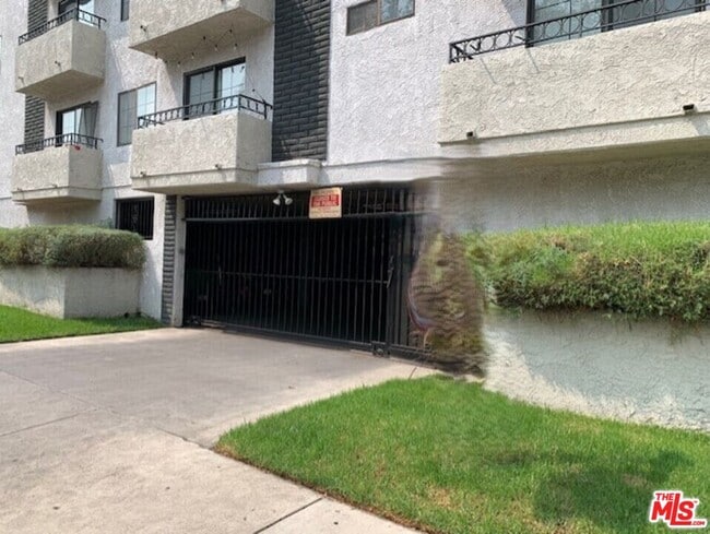 Photo - 4353 Coldwater Canyon Ave Unit 305