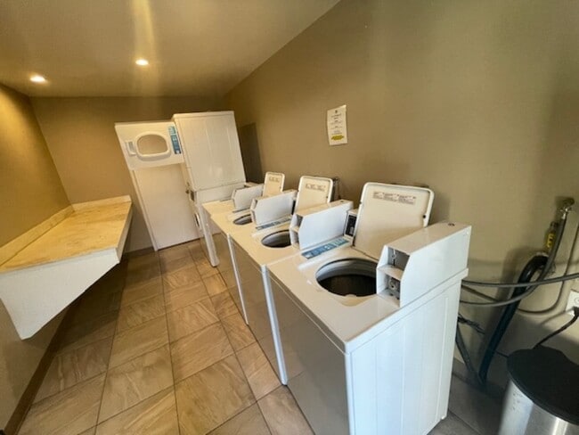 Photo - 2304 Altisma Way