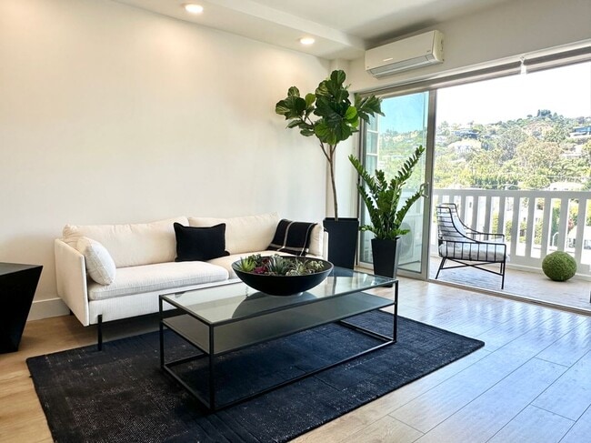 Photo - 999 N Doheny Dr Unit Apt 904