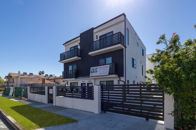 Photo - 14420 Tiara St Unit 14420 1/2
