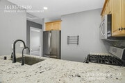Photo - 239 50th St