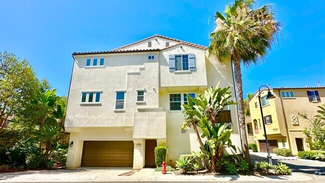 Building Photo - Beautiful, Newer, Townhome with Attached 2...