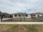 Photo - 347 E 224th St Townhome