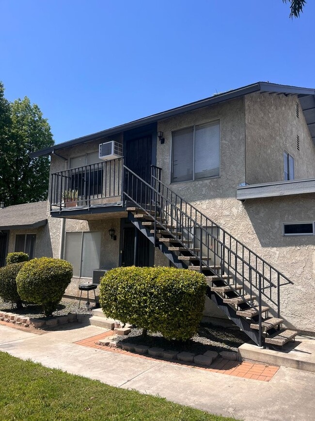 Building Photo - Genevieve Park Unit 3981-D