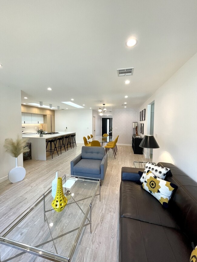 Photo - 6143 Carpenter Ave