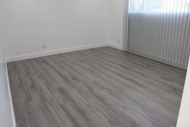 Photo - 6104 Costello Ave Unit Apt 4