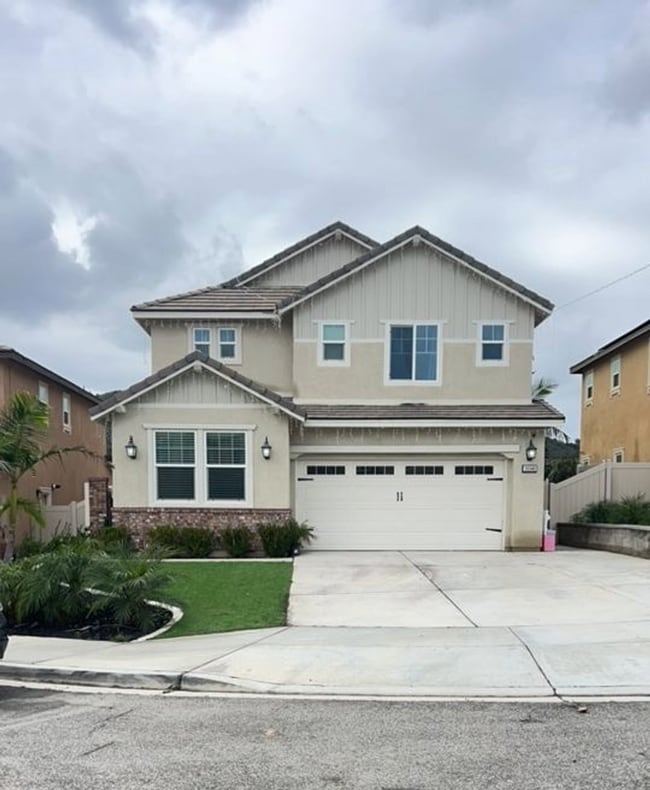 Building Photo - Beautiful 4 bedroom, 3 bath home nestled in the foothills of Fallbrook