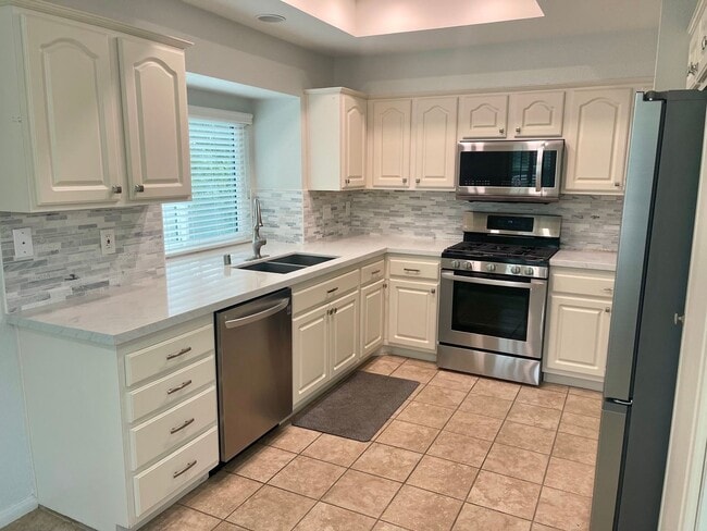 Photo - Rent the lifestyle Lake San Marcos is known for