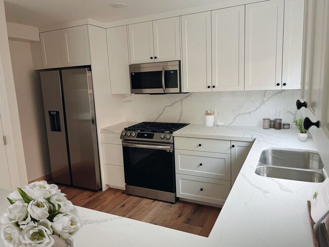 Photo - New & Updated 2 Bed / 1 Bath Lower Level Unit on Fire Mountain