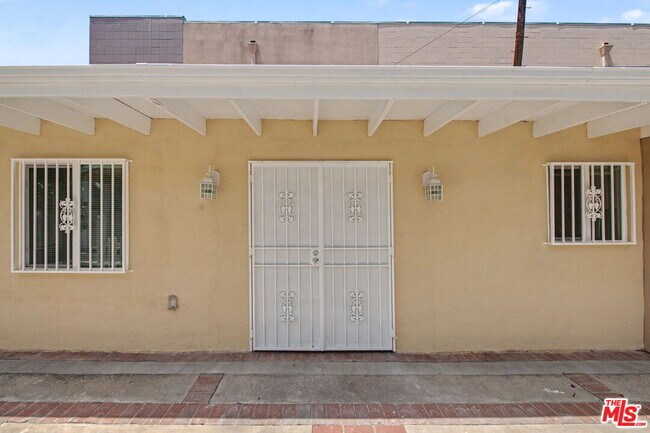 Photo - 2153 Glendon Ave