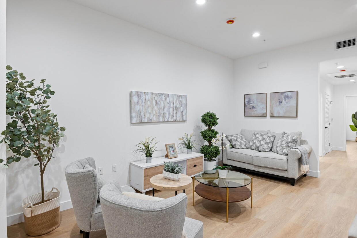 Floor Plan - 2 Bed/ 2 Bath