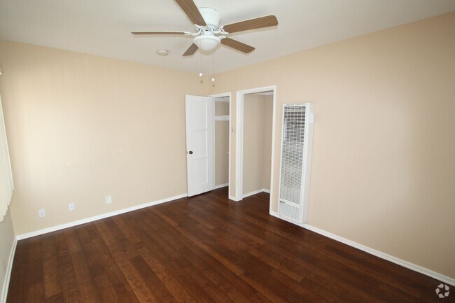 Building Photo - 5919-5925 Crenshaw Blvd. Los Angeles, CA 9... Unit 26 Rental