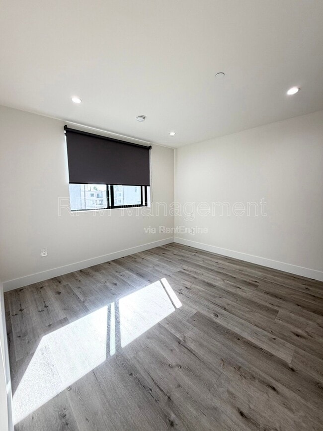 Photo - 5923 Laurel Canyon Blvd Unit 400