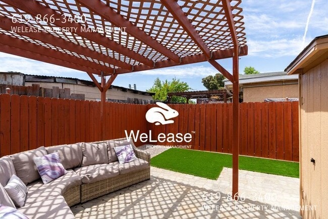 Building Photo - 4833 Lantana Dr